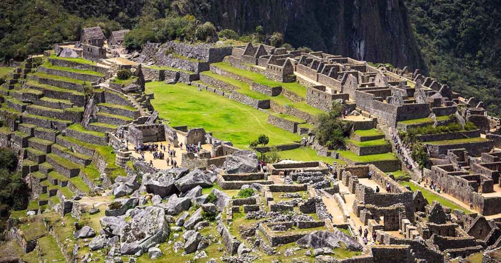 picture showing Machu Pichu, Peru as one of the places you should see before you die