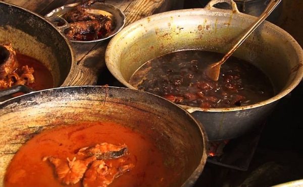 Picture showing pots of soup at Amala Shitta, Surulere