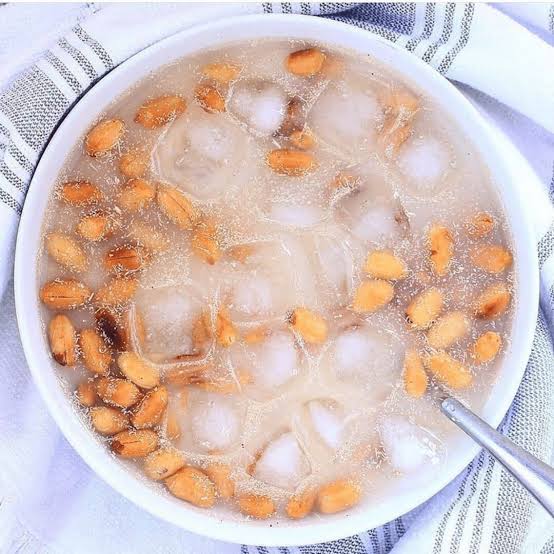 Picture showing garri and groundnut as Nigerian comfort food