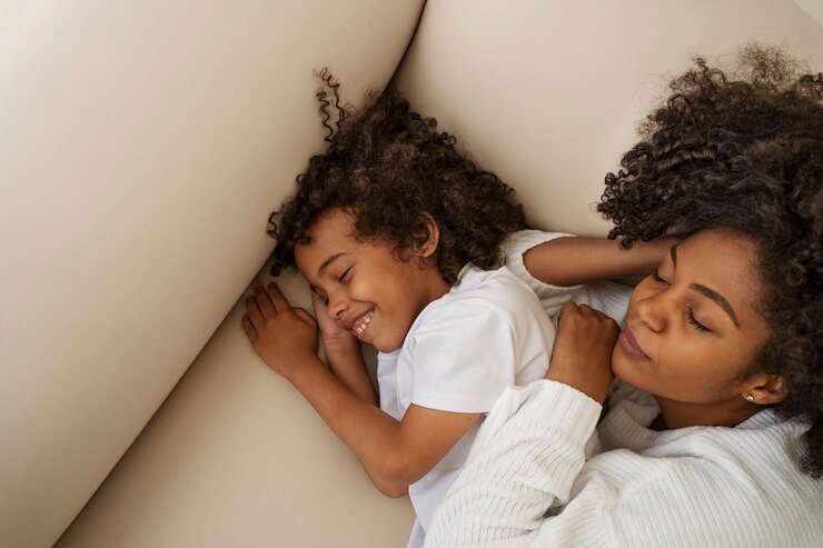 picture showing mama getting her alone time with her toddler