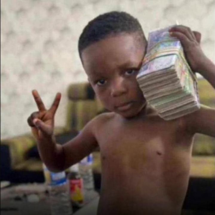 Manou Danger ⚓️🏴_☠️🙅🏿 sur TikTok making money from side hustle